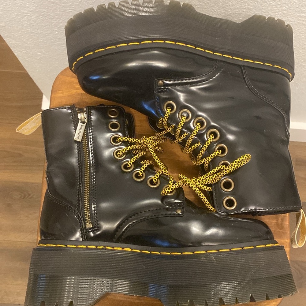 Womens dr martens vegan boots - Picture 4 of 9